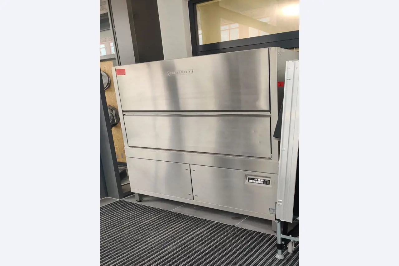 gepflegte Spiralknetmaschinen sowie eine Universalspülmaschine-1