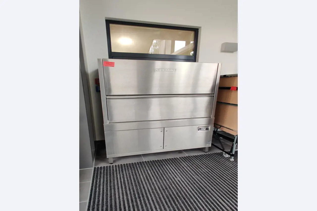 gepflegte Spiralknetmaschinen sowie eine Universalspülmaschine-2