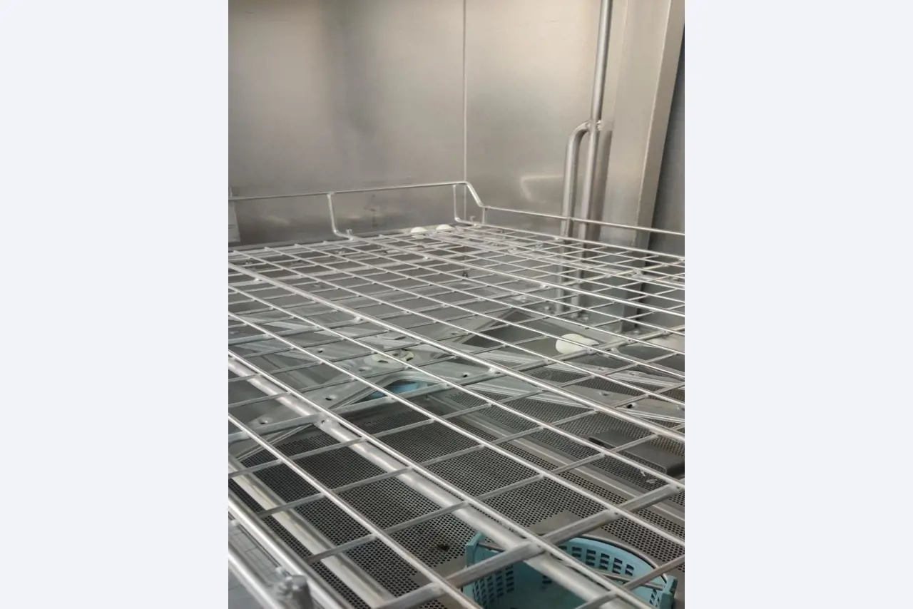 gepflegte Spiralknetmaschinen sowie eine Universalspülmaschine-6