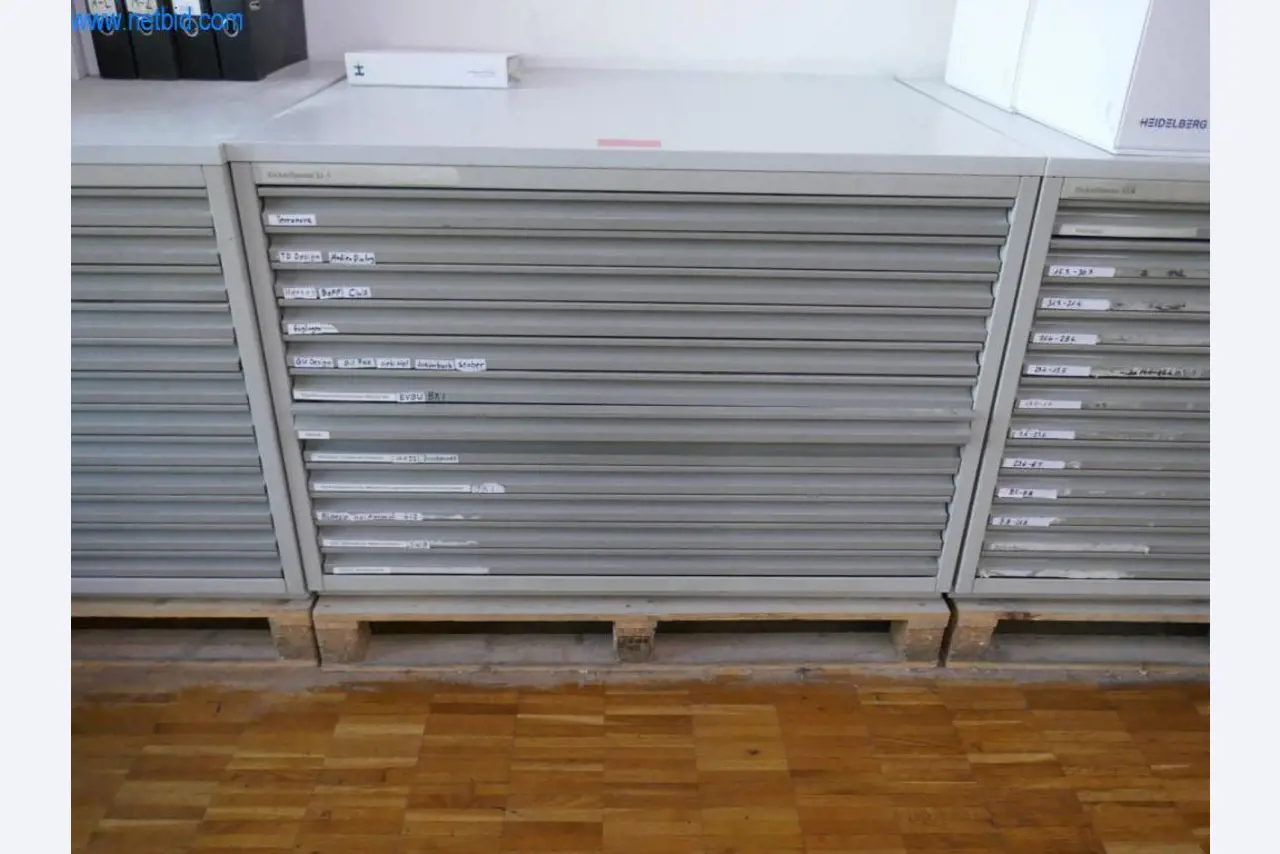 Tiskařské a třídicí stroje-3
