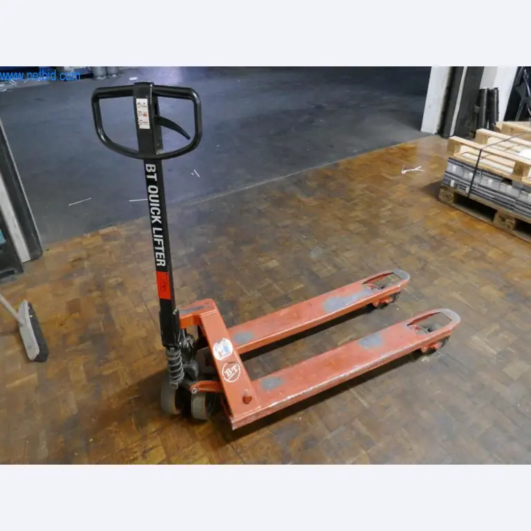 Maschinen aus dem Bereich Drucken und Sortieren-1