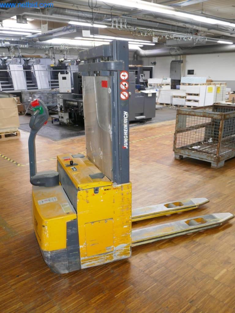 Tiskařské a třídicí stroje-1