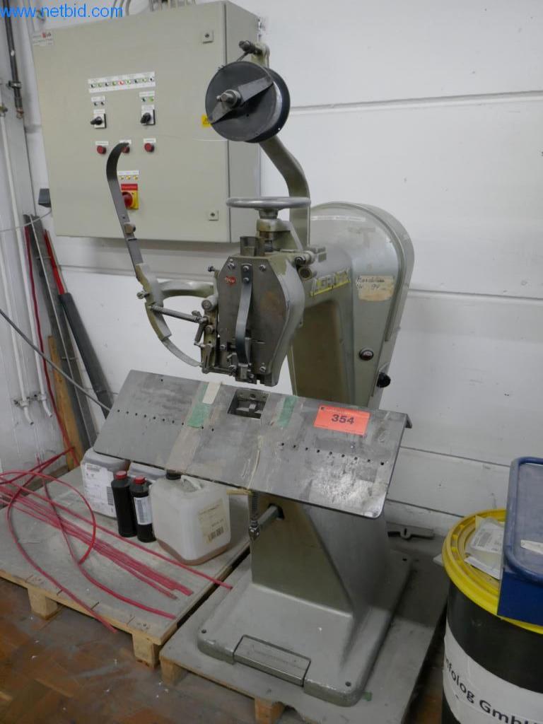 Tiskařské a třídicí stroje-1