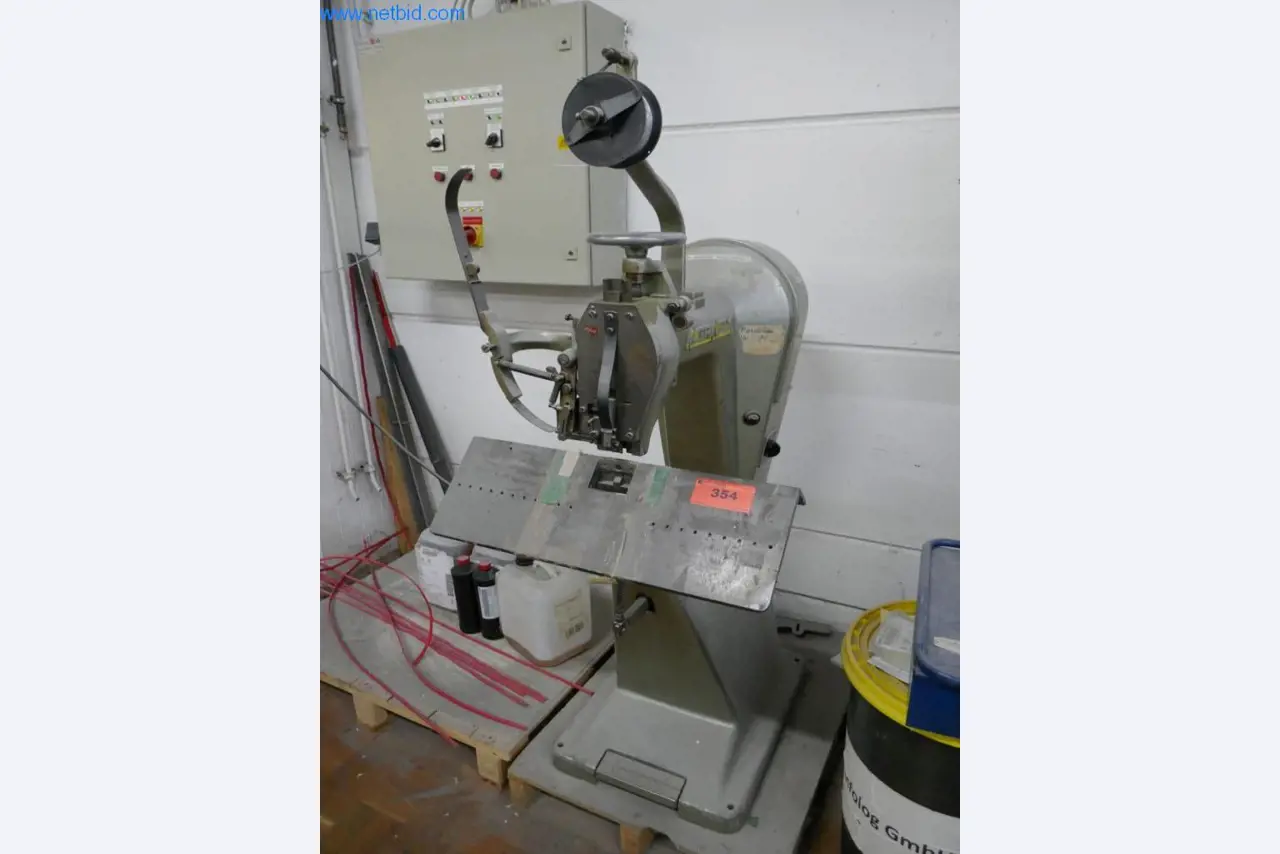 Tiskařské a třídicí stroje-1