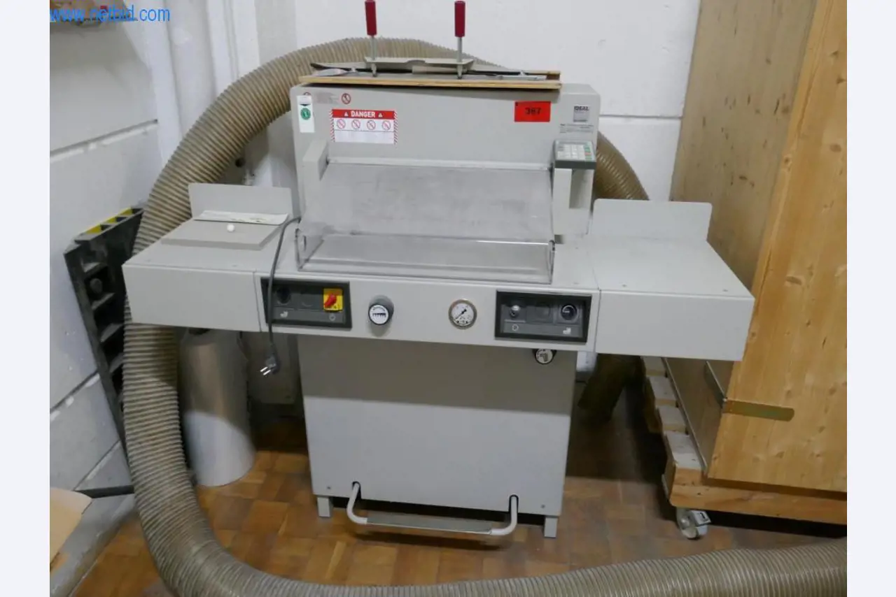 Tiskařské a třídicí stroje-1