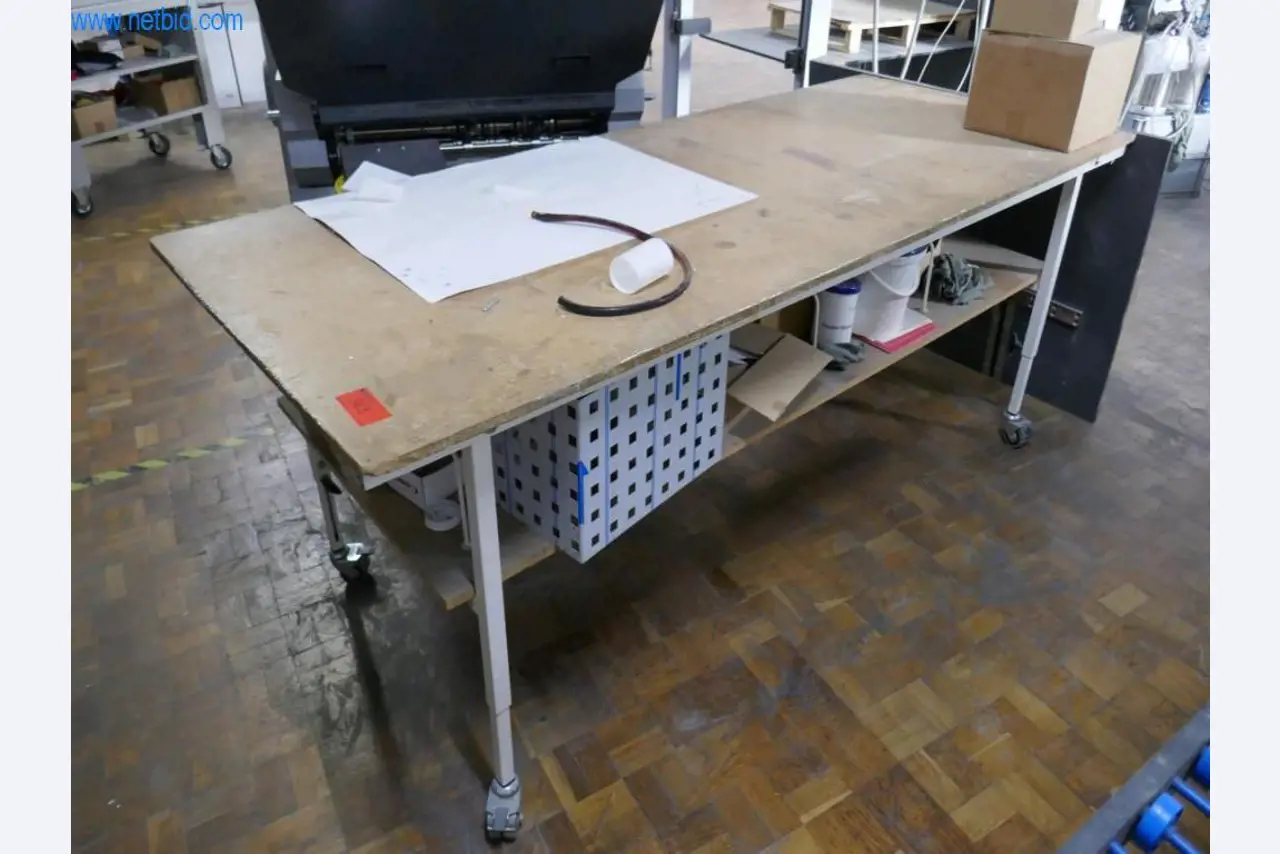 Maschinen aus dem Bereich Drucken und Sortieren-3