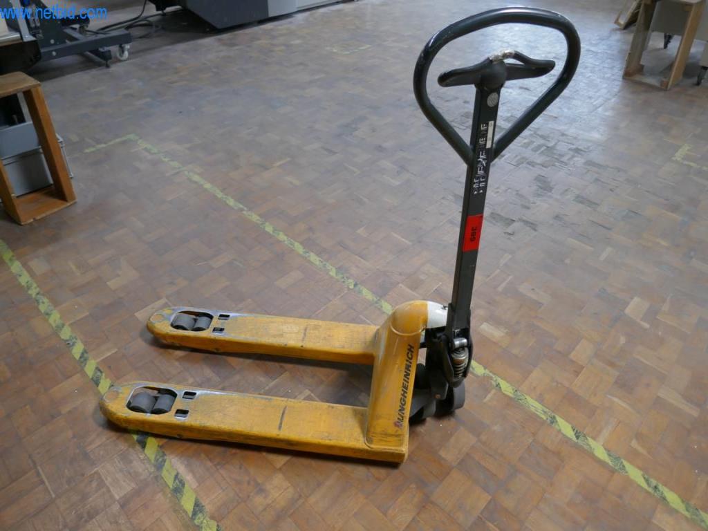 Tiskařské a třídicí stroje-1