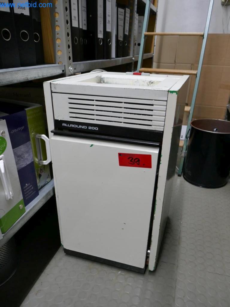 Maschinen aus dem Bereich Drucken und Sortieren-1