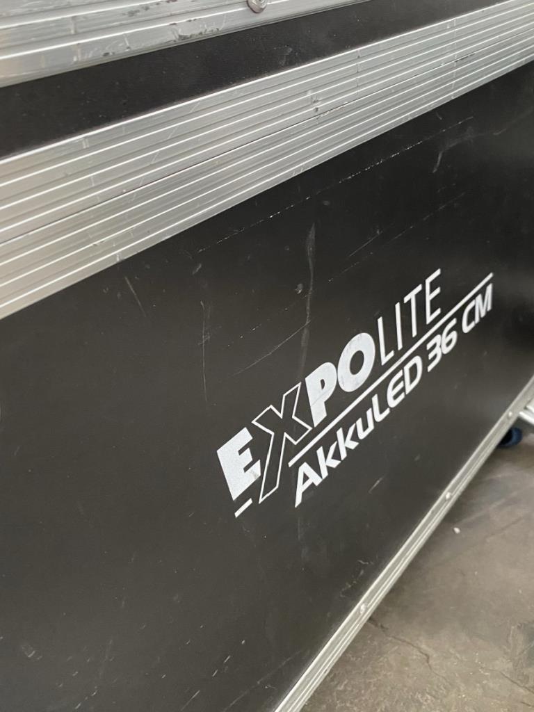 Dobrze utrzymany sprzęt technika eventowego-2