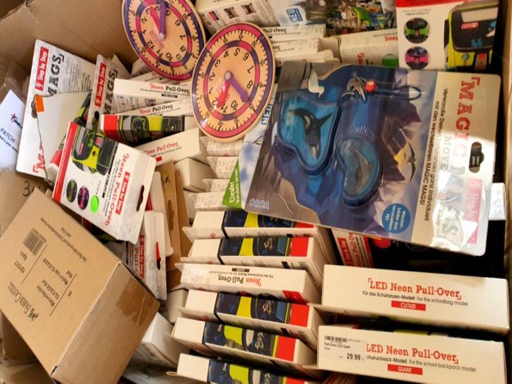 Tornistry i przybory szkolne-14