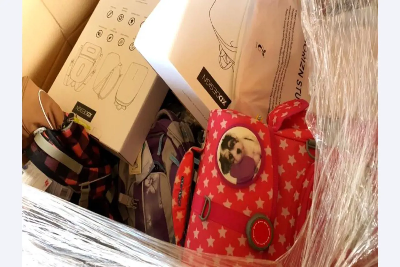 Satchels and school supplies-15
