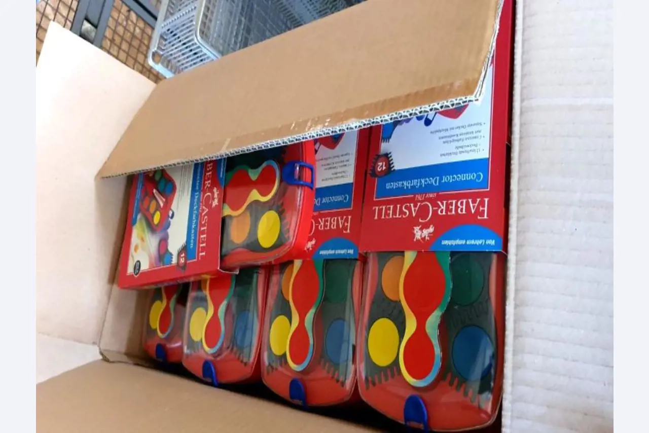 Satchels and school supplies-17
