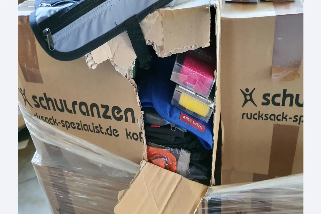 Satchels and school supplies-38