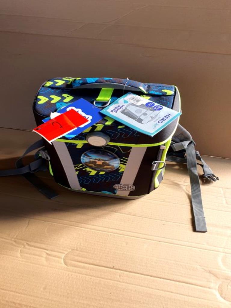 Tornistry i przybory szkolne-4