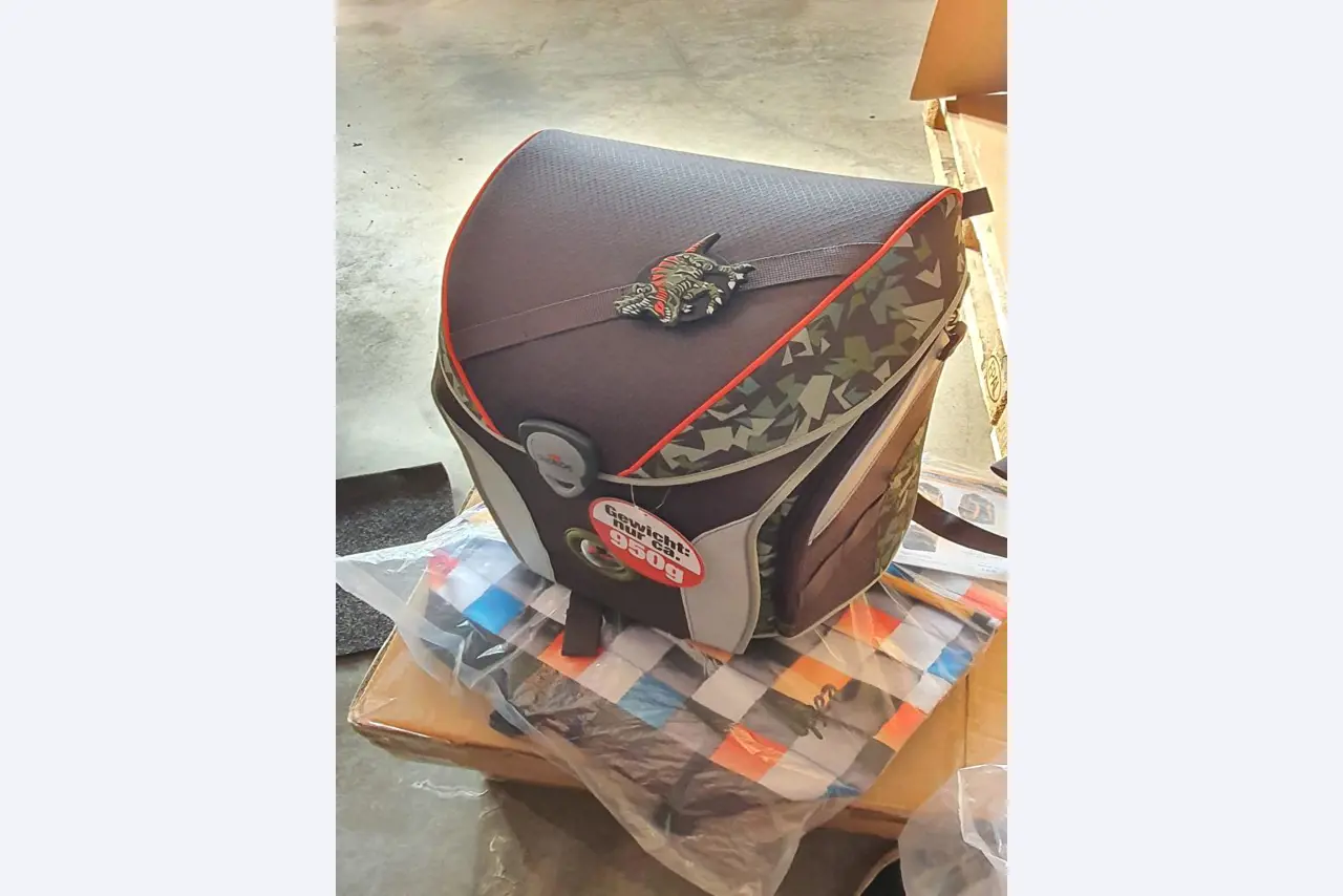 Satchels and school supplies-42