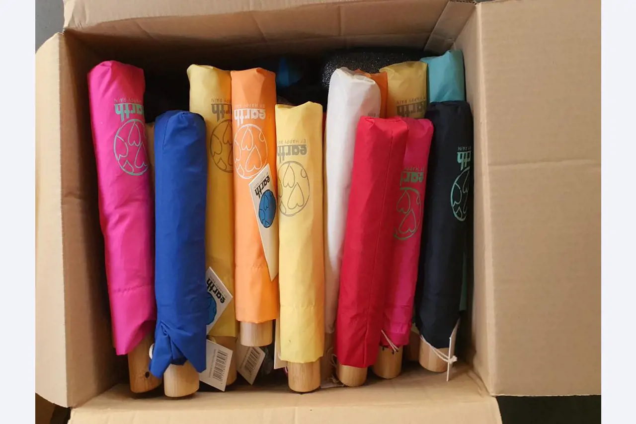 Satchels and school supplies-43