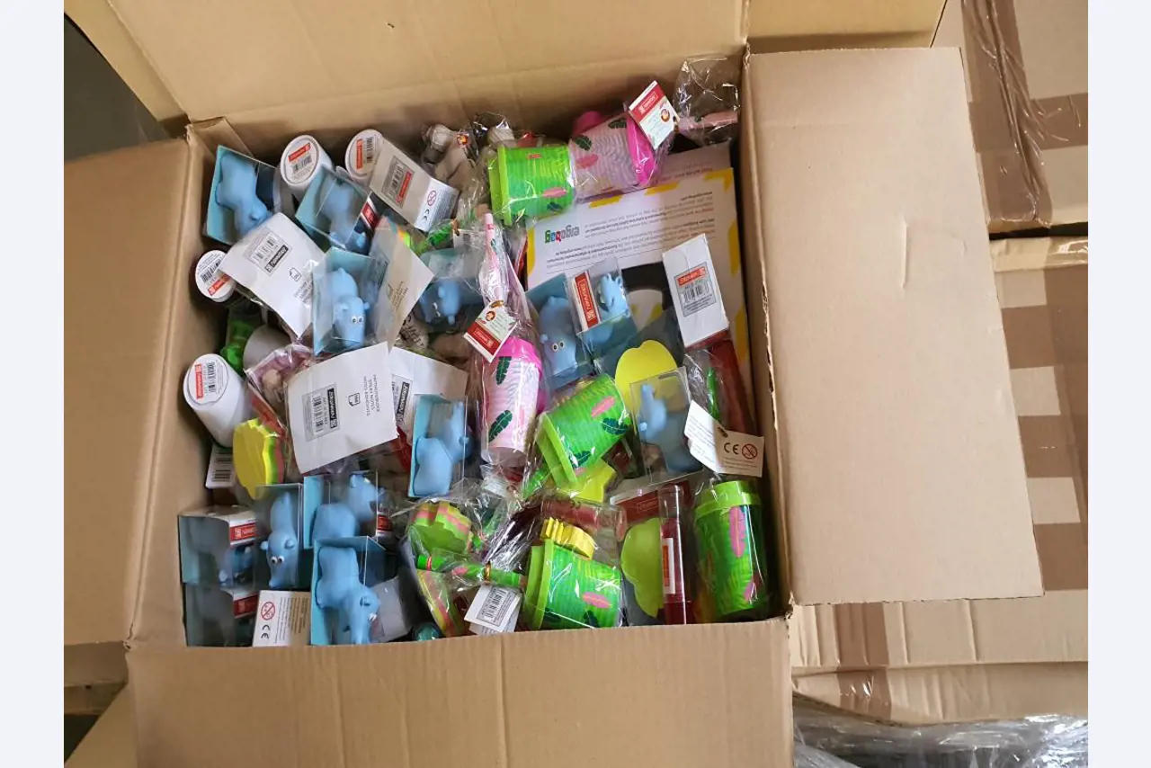 Satchels and school supplies-48