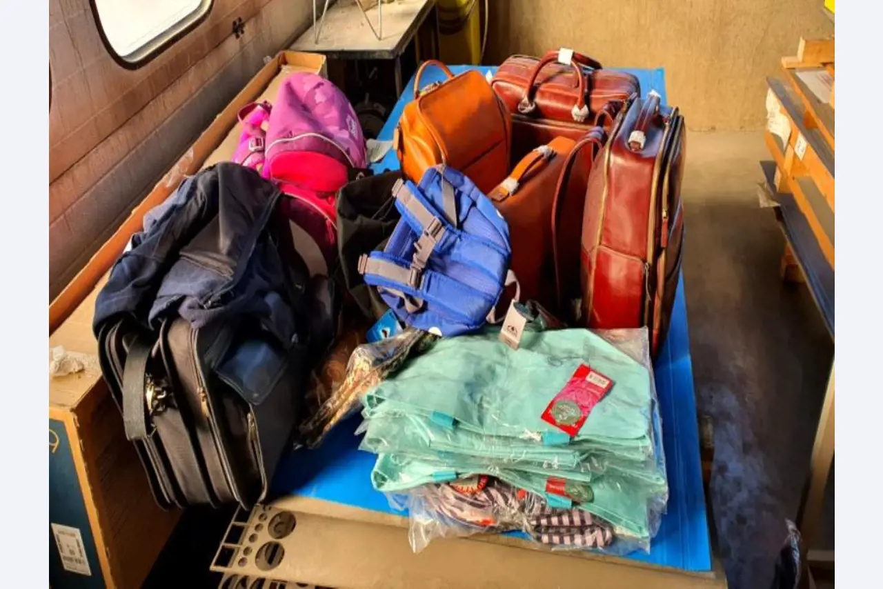 Satchels and school supplies-5