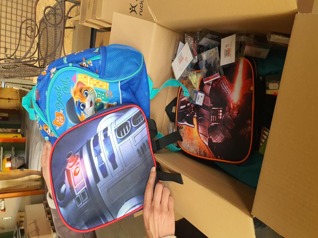 Tornistry i przybory szkolne-50