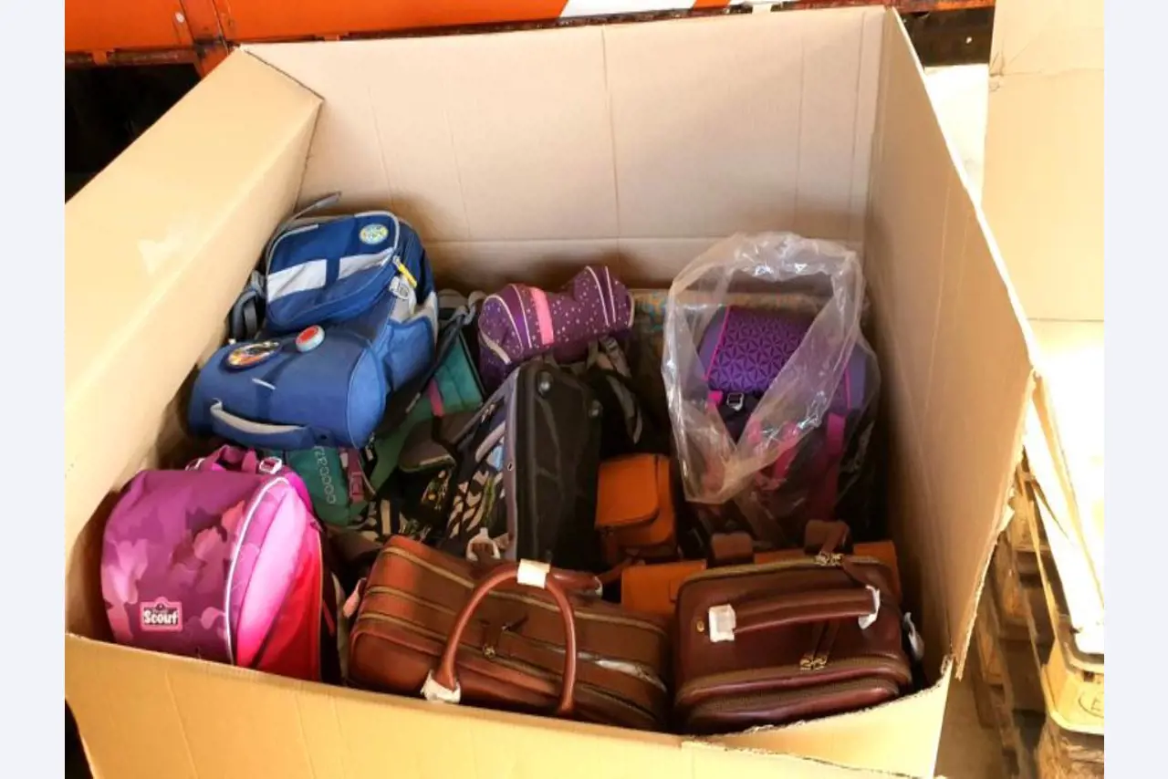 Satchels and school supplies-9