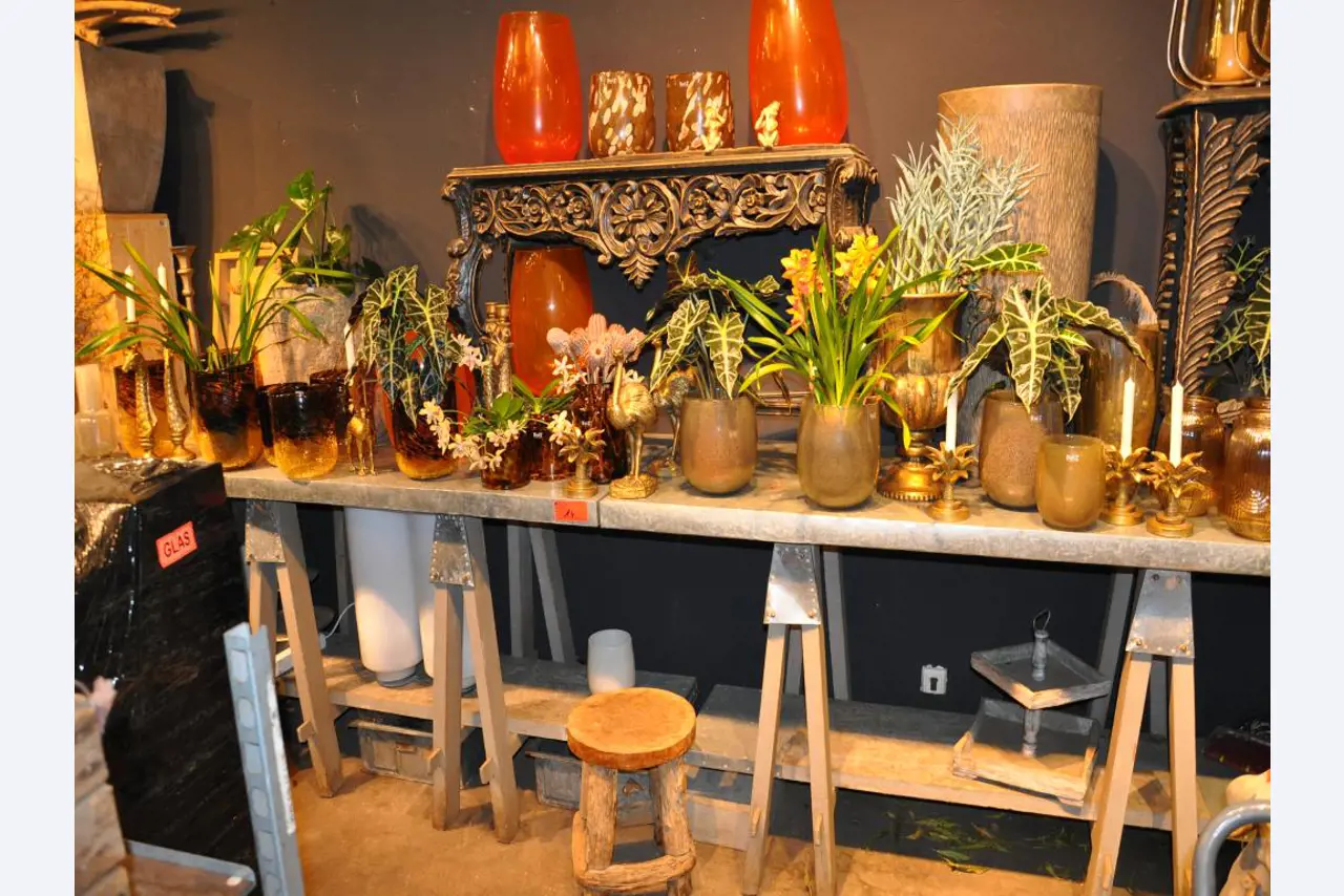 Well-maintained shop furnishings and exclusive decorative articles of a florist shop-1