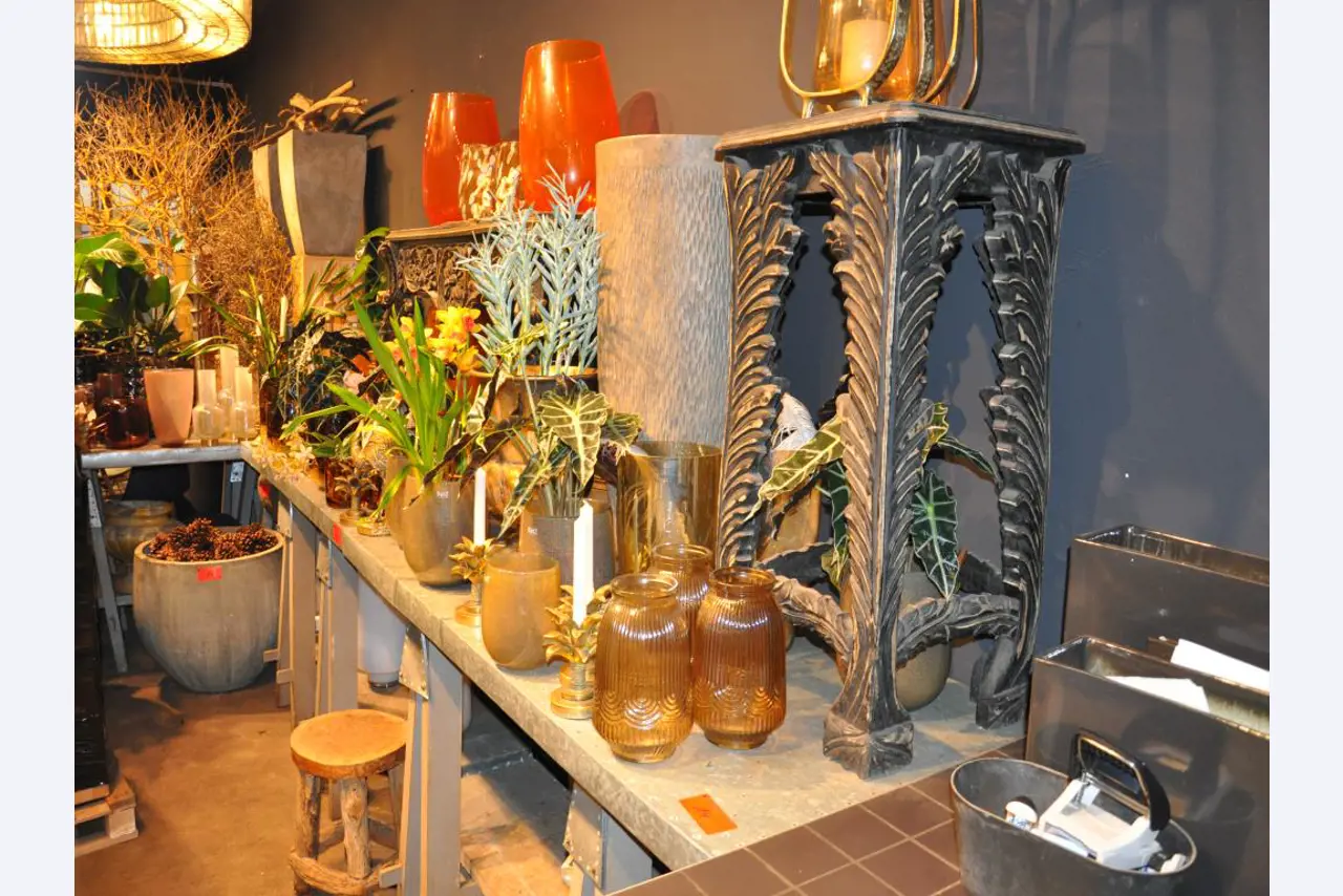 Well-maintained shop furnishings and exclusive decorative articles of a florist shop-2