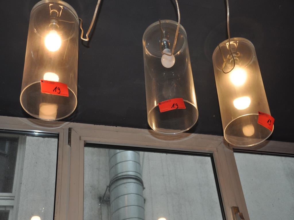 Dobře udržované vybavení obchodu a exkluzivní dekorativní předměty z květinového butiku-5