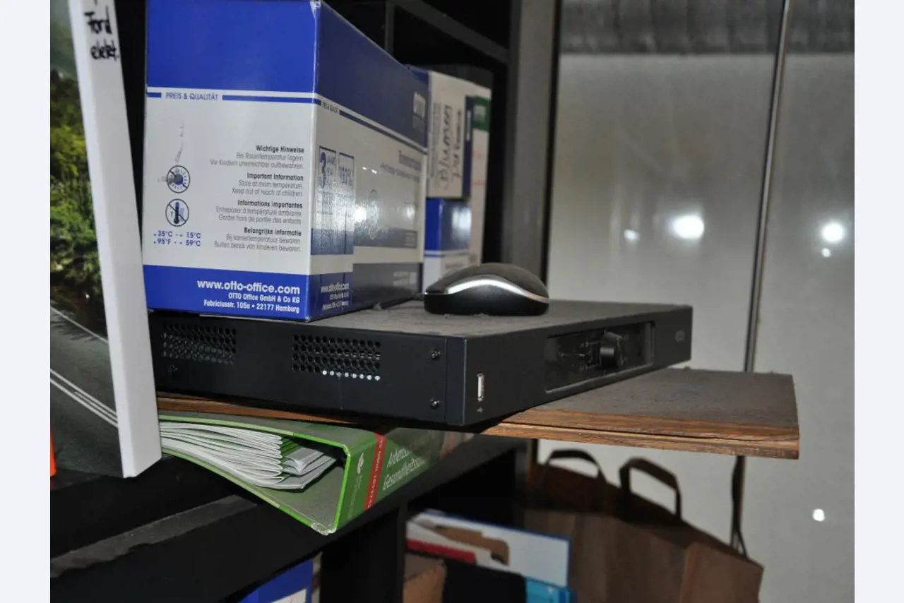 Gepflegte Ladeneinrichtung sowie exklusive Dekorationsartikel einer Blumenboutique-2