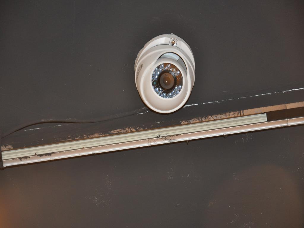 Gepflegte Ladeneinrichtung sowie exklusive Dekorationsartikel einer Blumenboutique-5