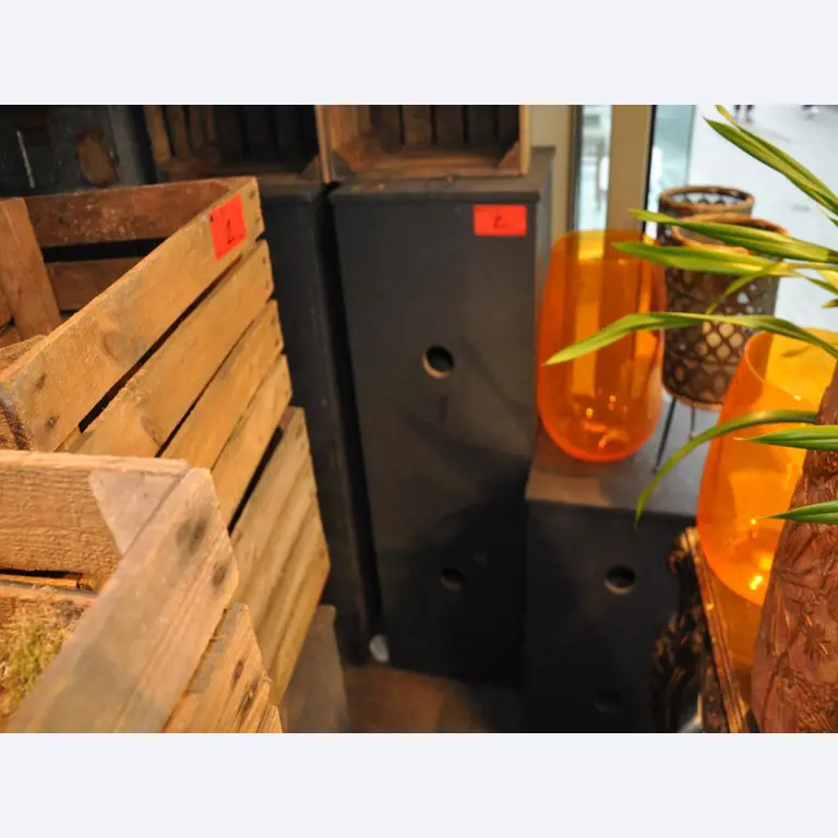 Well-maintained shop furnishings and exclusive decorative articles of a florist shop-3