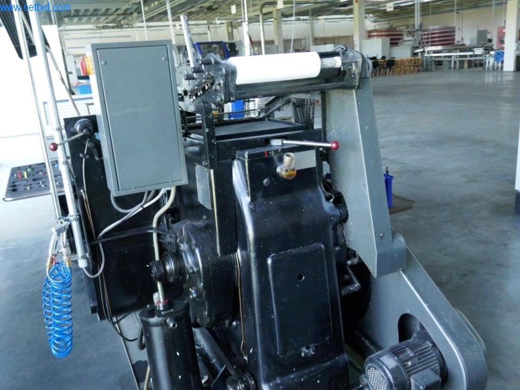 Máquinas e equipamentos numa gráfica-6