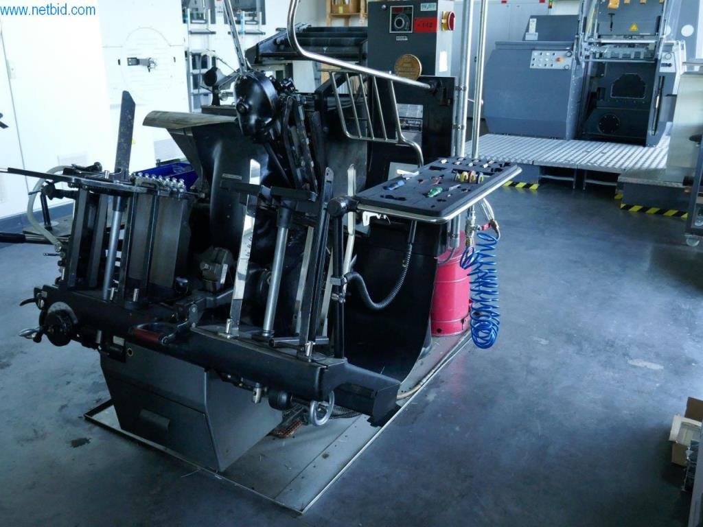 Máquinas e equipamentos numa gráfica-7