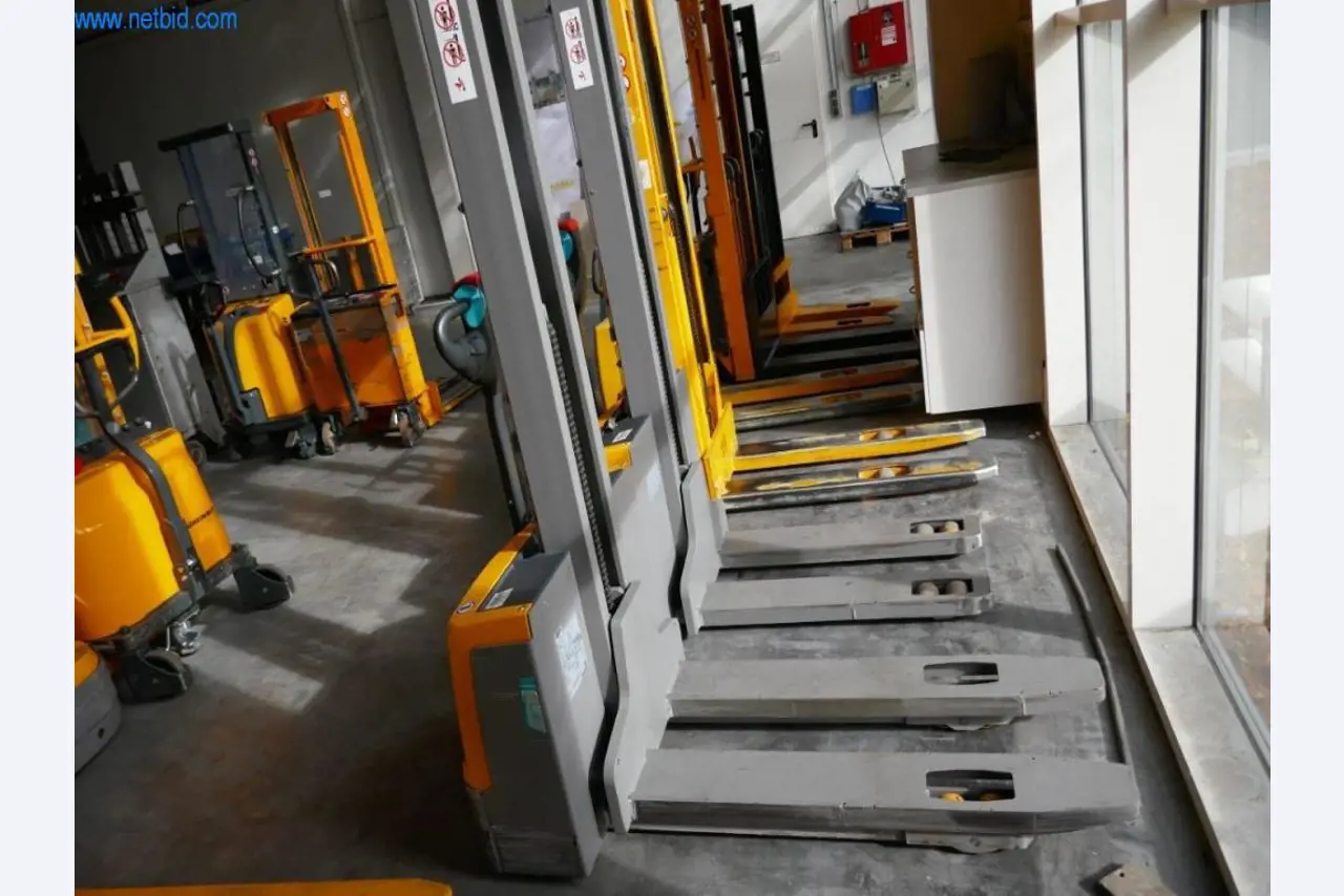 Machines et équipement d'une imprimerie-5