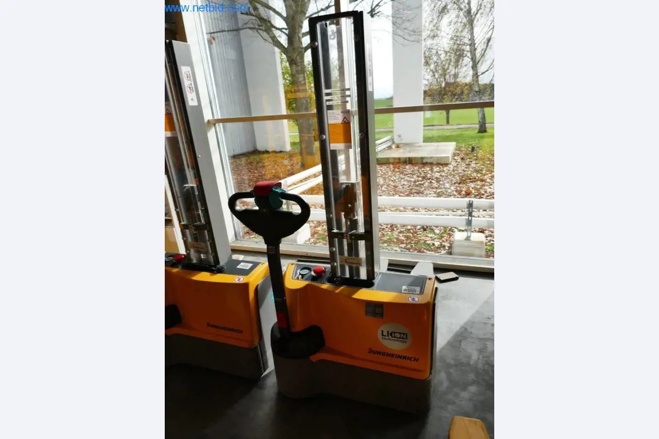 Machines et équipement d'une imprimerie-1