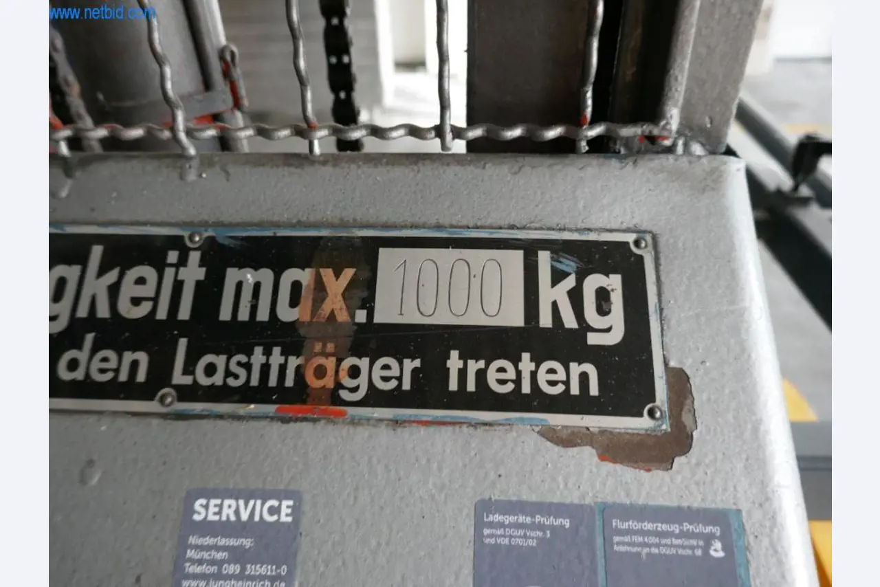 Maschinen und Ausstattung einer Druckerei-3