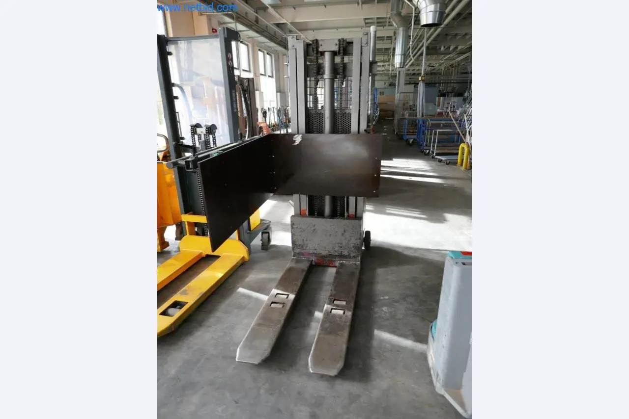 Maschinen und Ausstattung einer Druckerei-5