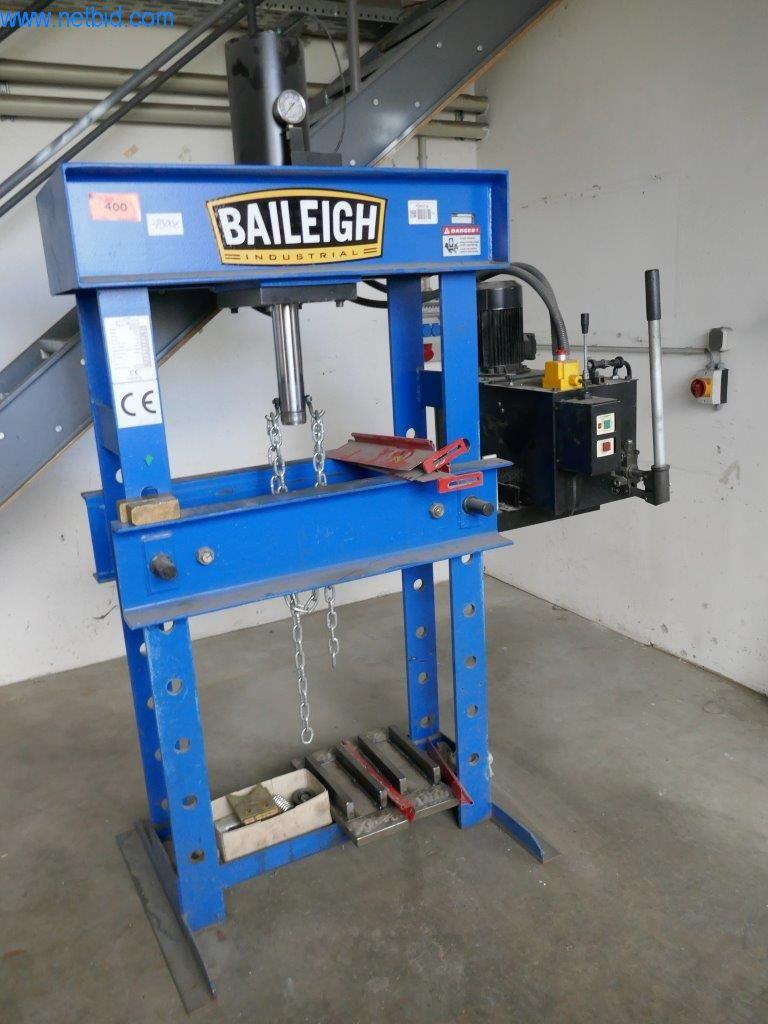 Máquinas y equipos de una imprenta-5