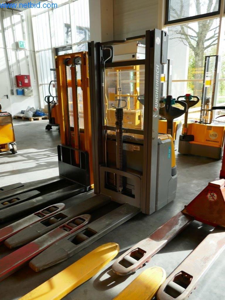 Máquinas e equipamentos numa gráfica-4