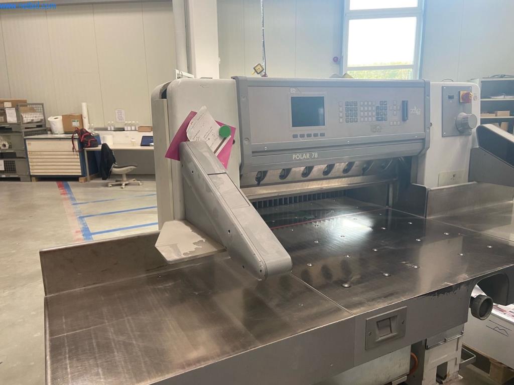 Máquinas e equipamentos numa gráfica-1