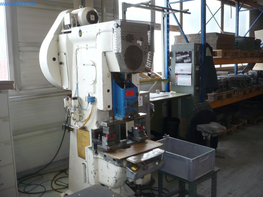 Machines pour le travail des métaux, équipement industriel et commercial-1