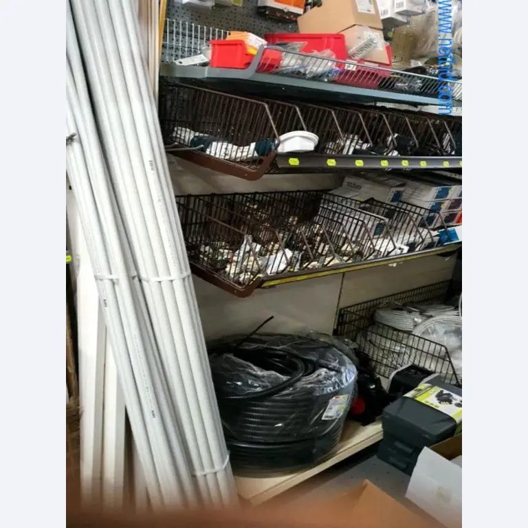 Máquinas e inventários de um comerciante de madeira e de construção-2