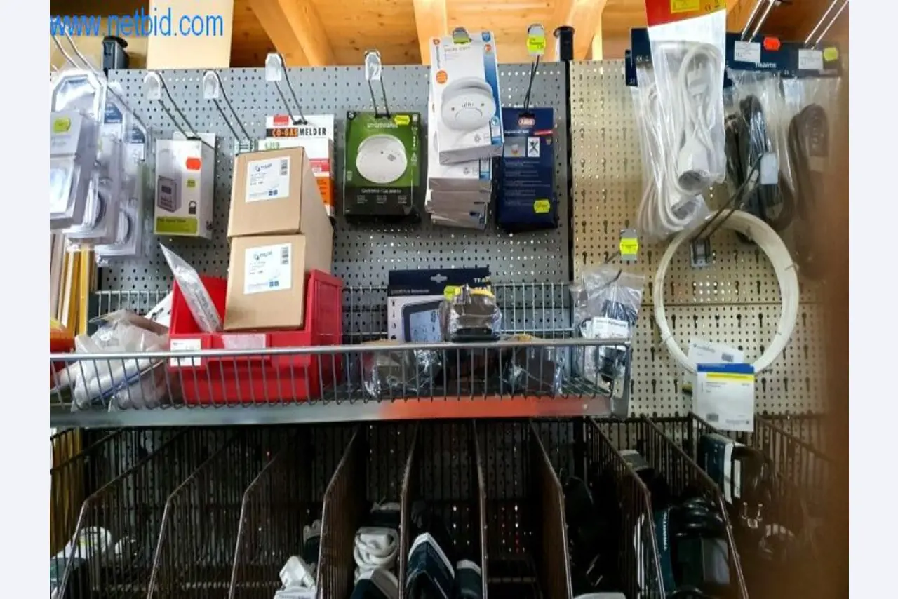 Máquinas e inventários de um comerciante de madeira e de construção-3