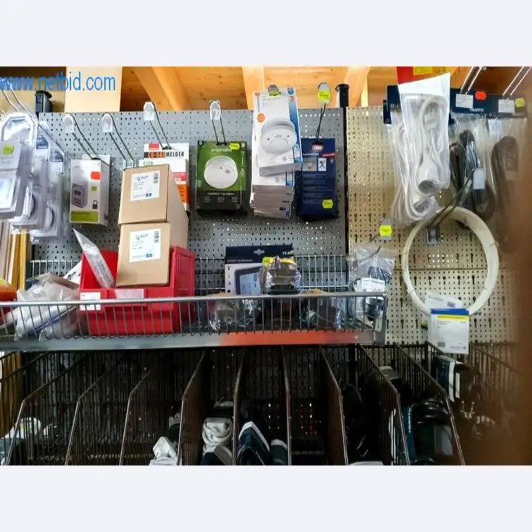 Máquinas e inventários de um comerciante de madeira e de construção-3