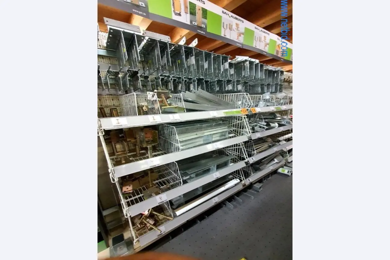 Máquinas e inventários de um comerciante de madeira e de construção-2