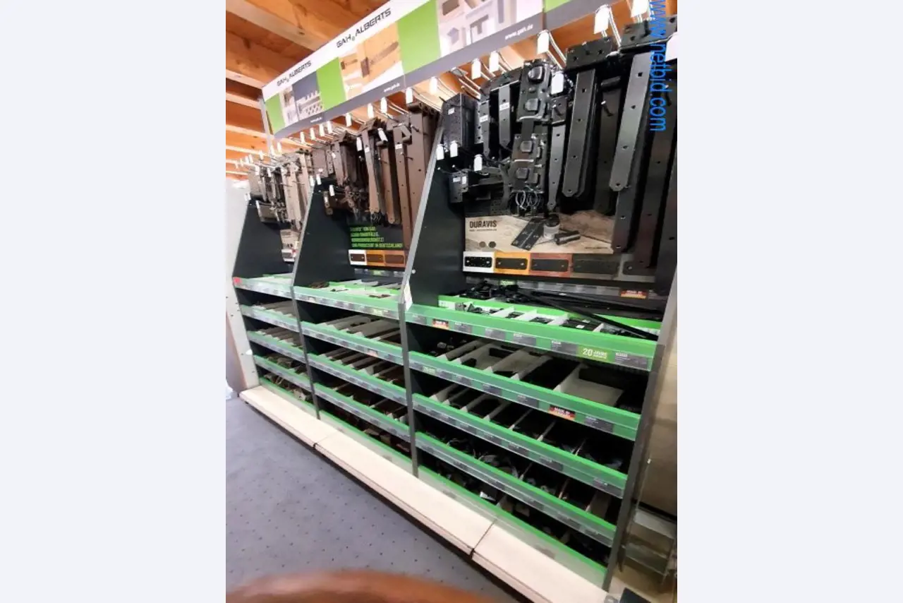 Máquinas e inventários de um comerciante de madeira e de construção-3