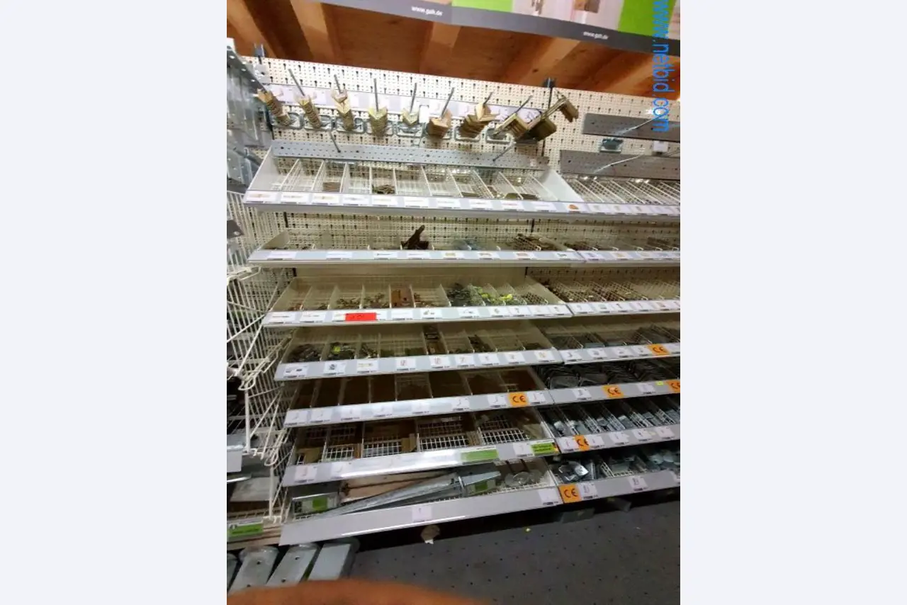 Máquinas e inventários de um comerciante de madeira e de construção-4