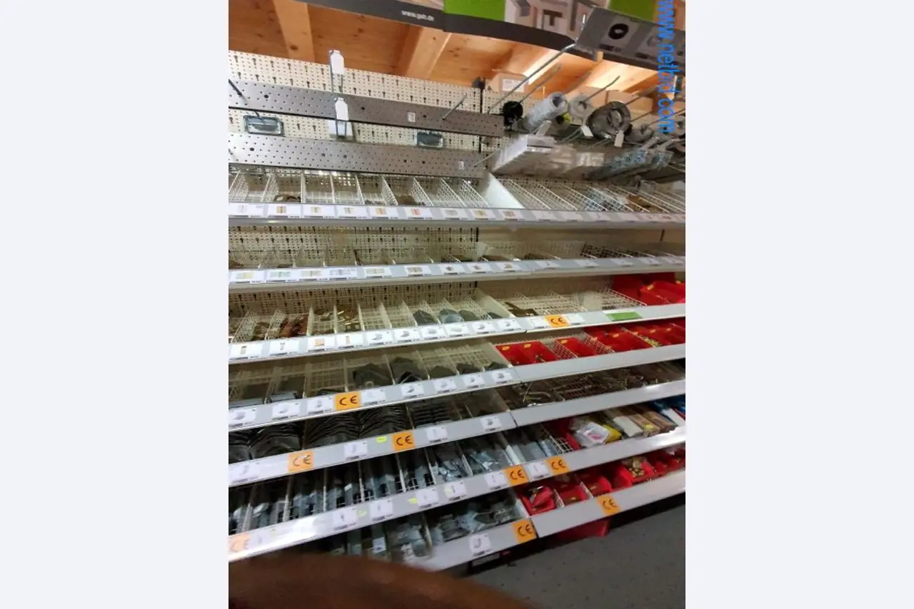 Máquinas e inventários de um comerciante de madeira e de construção-5