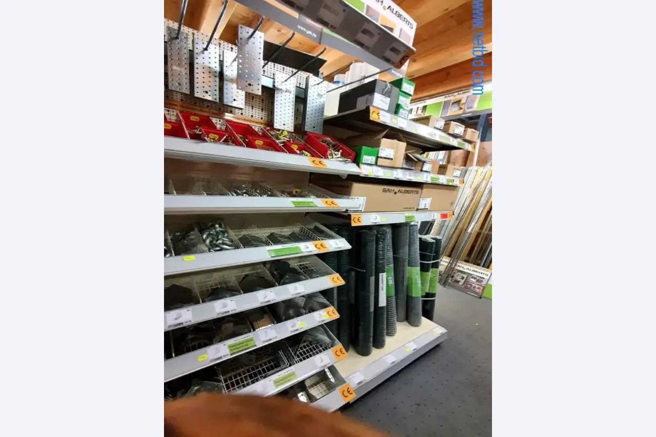 Máquinas e inventários de um comerciante de madeira e de construção-7