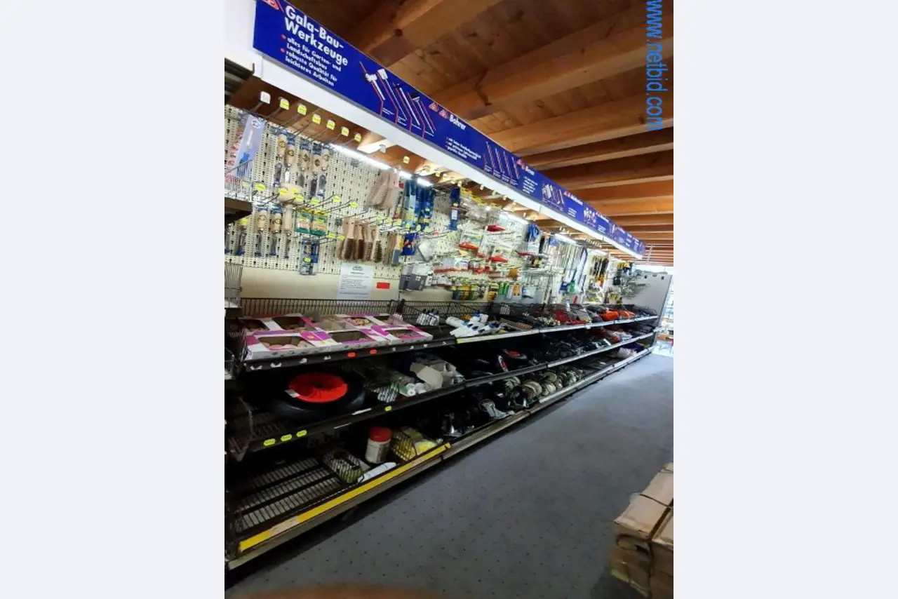 Máquinas e inventários de um comerciante de madeira e de construção-1