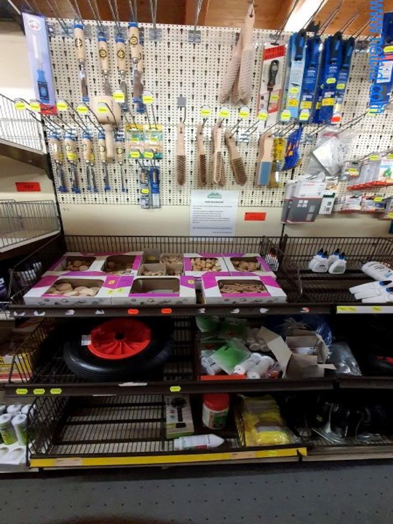 Maschinen und Warenbestände eines Holz- und Baufachmarktes-2